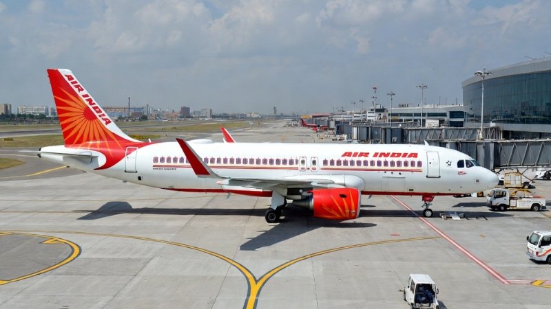 Air India Delhi–Mumbai Flight Returns After Engine Oil Pressure Issue